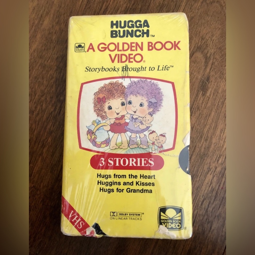 Vintage 1985 HUGGA BUNCH Golden Book Video 3 Stories Hugs Heart Hallmark VHS